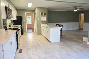 3703 Hickory Hill Dr, Greensboro, NC 27410 - Photo 9