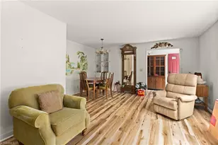 107 Hickory St, Boonville, NC 27011 - Photo 5