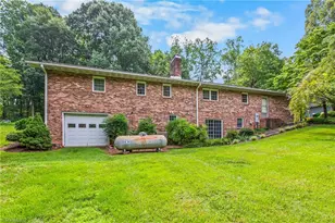 107 Hickory St, Boonville, NC 27011 - Photo 17