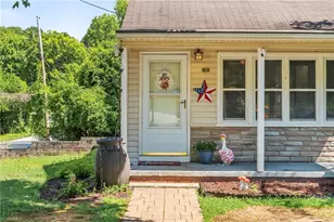 2401 Waverly Ct, High Point, NC 27262 - Photo 3