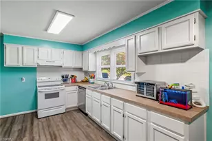 2401 Waverly Ct, High Point, NC 27262 - Photo 15