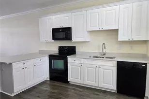 6 Viburnum Ln, Greensboro, NC 27455 - Photo 3