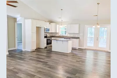 121 Maplewood Avenue, Thomasville, NC 27360 - Photo 3