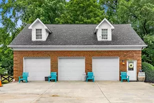 6352 Turnpike Rd, High Point, NC 27263 - Photo 35