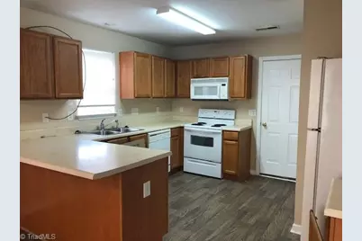 965 Peachtree Meadows Circle, Kernersville, NC 27284 - Photo 5