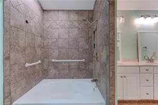 2050 E Hearthwood Ct, Greensboro, NC 27407 - Photo 19