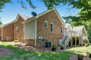 2050 E Hearthwood Ct, Greensboro, NC 27407 - Photo 33