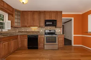 5406 Courtfield Dr, Greensboro, NC 27455 - Photo 19