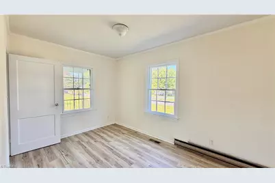 1512 Andover Avenue, Greensboro, NC 27405 - Photo 9