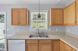 1965 Camden Forest Dr, Winston-Salem, NC 27127 - Photo 15