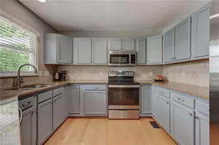 409 Overman St, Greensboro, NC 27410 - Photo 7