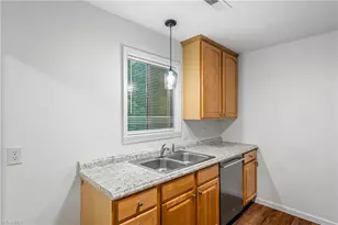 116 Cloister Oaks Cir, Winston-Salem, NC 27127 - Photo 5