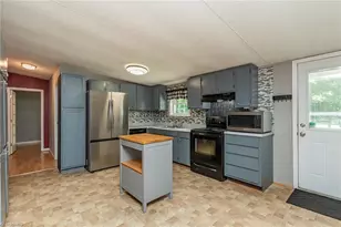 445 Lester Dr, Lexington, NC 27292 - Photo 9