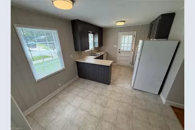 1408 Kenwood Street, Winston-Salem, NC 27104 - Photo 7