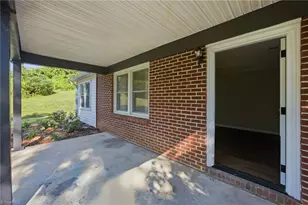 3123 Castle Ave, Hickory, NC 28601 - Photo 25