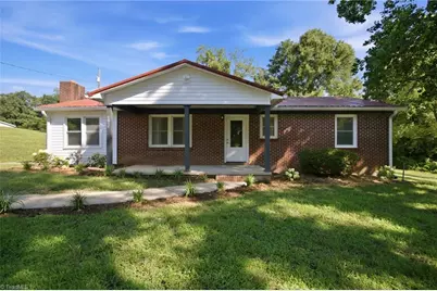3123 Castle Avenue, Hickory, NC 28601 - Photo 1
