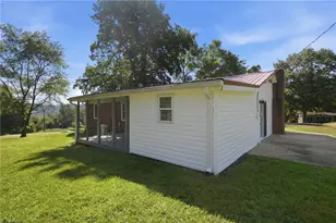 3123 Castle Ave, Hickory, NC 28601 - Photo 29