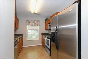 2667 Cottage Pl, Greensboro, NC 27455 - Photo 7