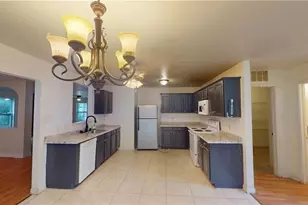 4209 Oak Pointe Dr, Winston-Salem, NC 27105 - Photo 5