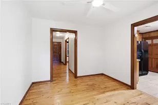2113 Brookhurst St, Winston-Salem, NC 27106 - Photo 11