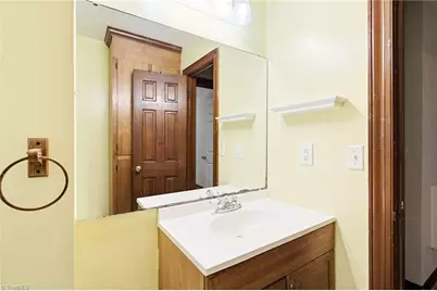 2113 Brookhurst Street, Winston-Salem, NC 27106 - Photo 29