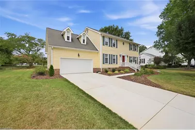 3815 Oak Forest Drive, High Point, NC 27265 - Photo 3