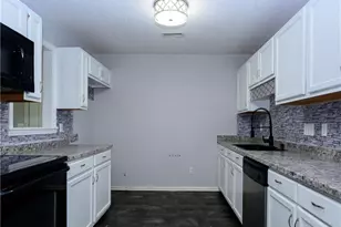 2624 Guyer St, High Point, NC 27265 - Photo 5