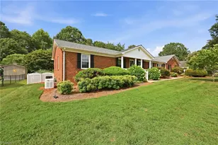 813 Hillcrest Dr, Gibsonville, NC 27249 - Photo 3