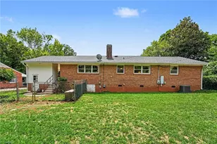 1004 Onslow Dr, Greensboro, NC 27408 - Photo 15