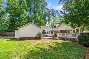 802 Kemp Rd W, Greensboro, NC 27410 - Photo 35