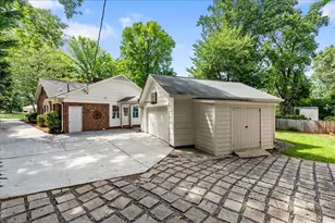 802 Kemp Rd W, Greensboro, NC 27410 - Photo 33