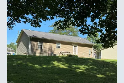 111 Dundee Court, Maiden, NC 28650 - Photo 3