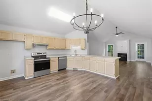 611 Rockwood Dr, Graham, NC 27253 - Photo 15