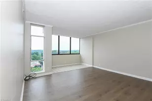 1101 N Elm St, Greensboro, NC 27401 - Photo 11