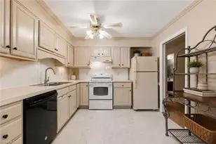 1109 Yellowbell Pl, Greensboro, NC 27410 - Photo 7