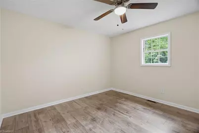 150 Meadow Wood Drive, Thomasville, NC 27360 - Photo 19