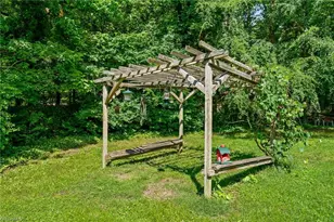601 Burning Bush Dr, Pleasant Garden, NC 27313 - Photo 11