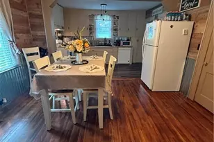 409 E Oak St, Mount Airy, NC 27030 - Photo 5