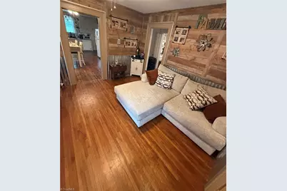 409 E Oak Street, Mount Airy, NC 27030 - Photo 19