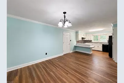 364 Sherwood Forest Drive, North Wilkesboro, NC 28659 - Photo 9