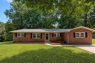 364 Sherwood Forest Dr, North Wilkesboro, NC 28659 - Photo 1