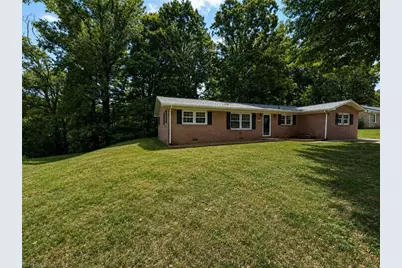 364 Sherwood Forest Drive, North Wilkesboro, NC 28659 - Photo 3