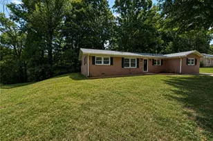 364 Sherwood Forest Dr, North Wilkesboro, NC 28659 - Photo 3