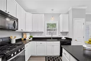 4405 Baylor St, Greensboro, NC 27455 - Photo 15