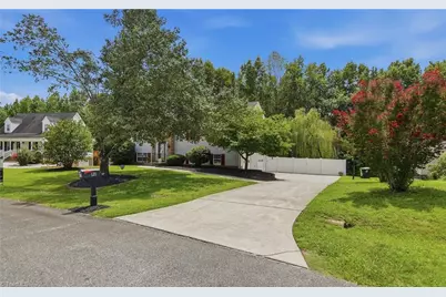 120 Hazelwood Court, Lexington, NC 27295 - Photo 3