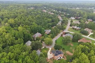 5605 Wildrose Dr, Greensboro, NC 27410 - Photo 7