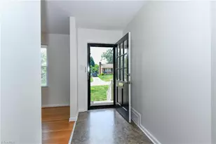 2306 Cherokee Dr, Greensboro, NC 27408 - Photo 5