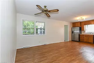 2306 Cherokee Dr, Greensboro, NC 27408 - Photo 11