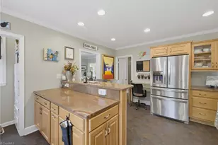 123 Beverly Pl, Greensboro, NC 27403 - Photo 15