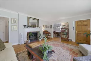 123 Beverly Pl, Greensboro, NC 27403 - Photo 9